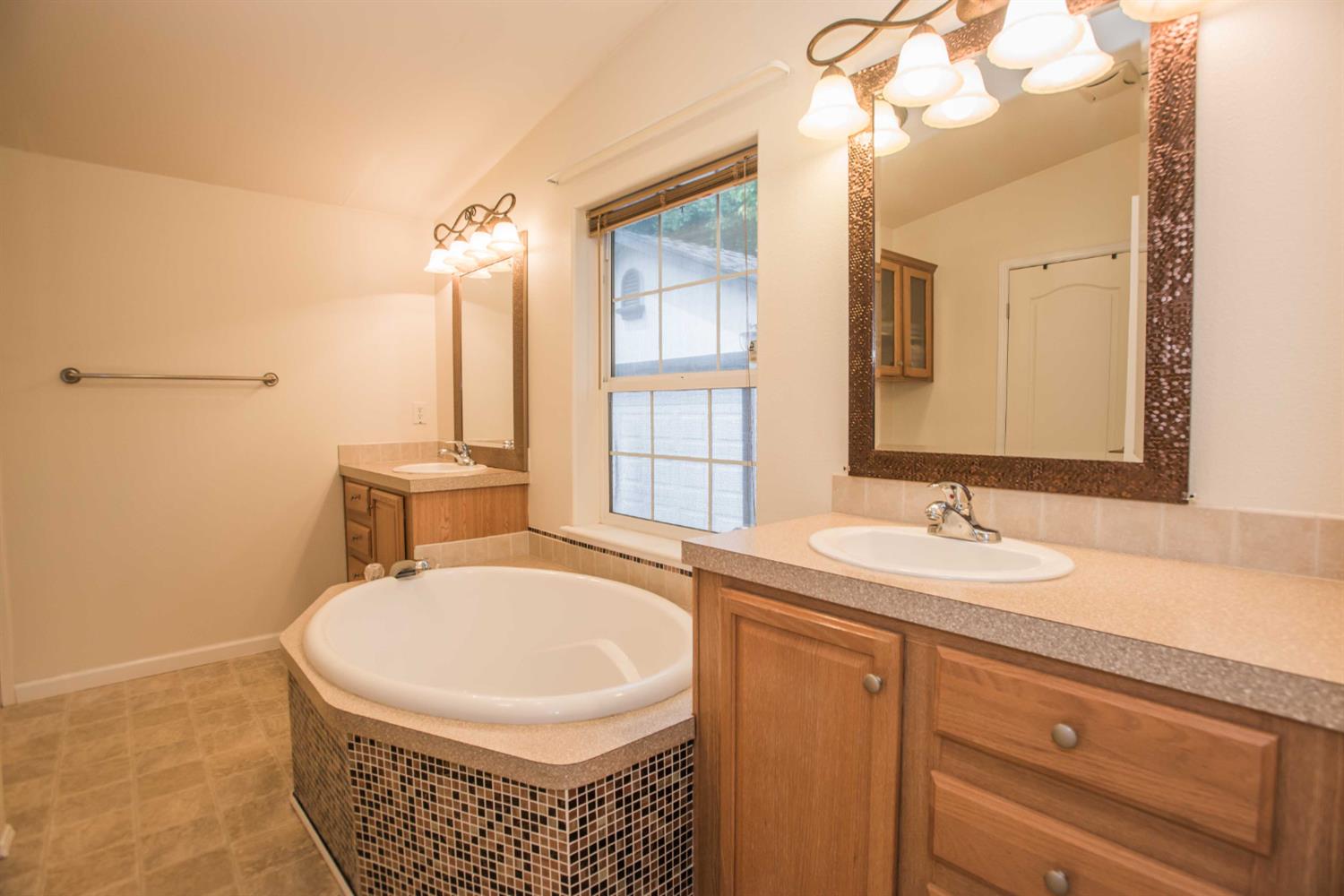 Detail Gallery Image 58 of 59 For 6946 27th St, Sacramento,  CA 95822 - 3 Beds | 2 Baths