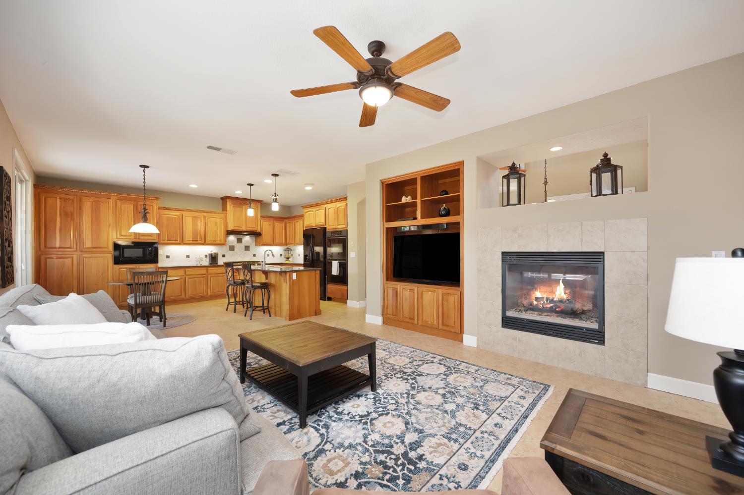 Detail Gallery Image 44 of 96 For 12379 El Portal Way, Rancho Cordova,  CA 95742 - 3 Beds | 2/1 Baths