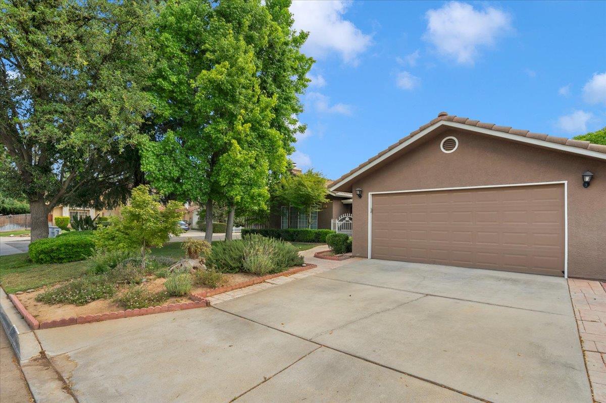 N Cleo Avenue, Fresno, California image 2