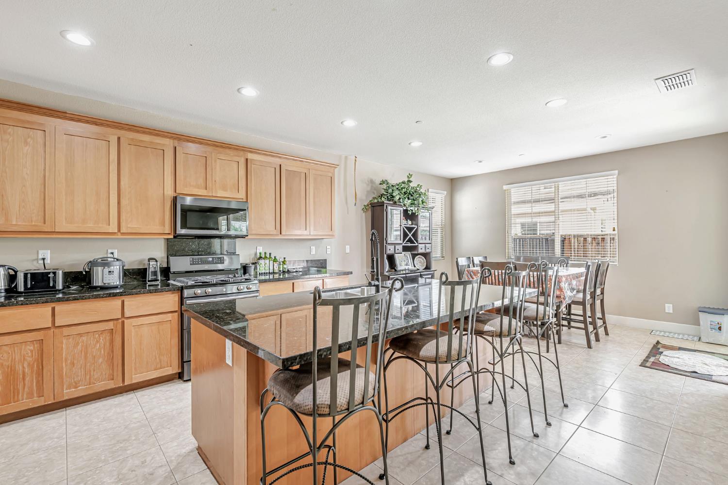 Detail Gallery Image 20 of 80 For 1162 Maugham Dr, Galt,  CA 95632 - 4 Beds | 3 Baths