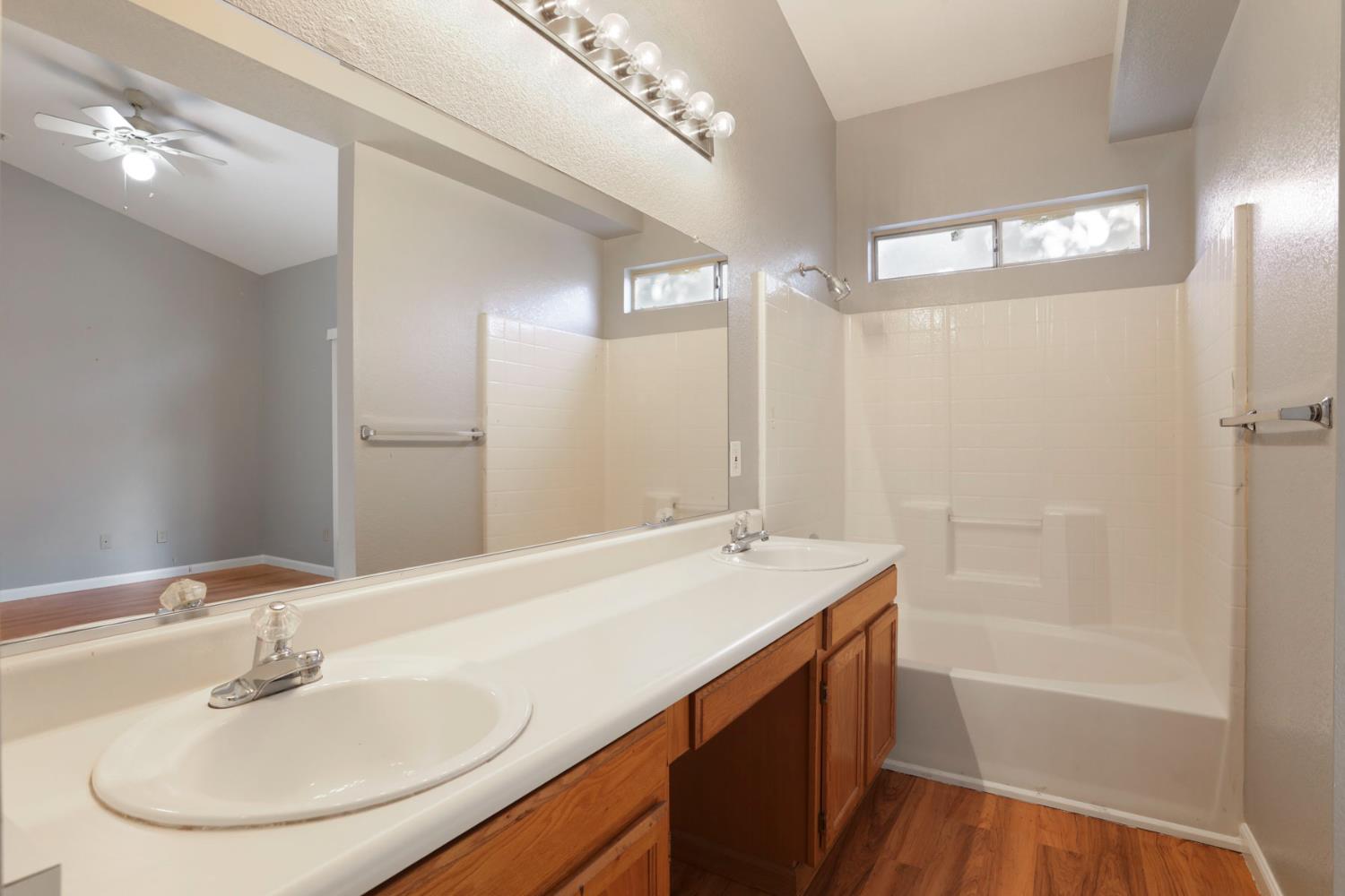 Detail Gallery Image 22 of 36 For 2405 S Fresno Ave, Stockton,  CA 95206 - 3 Beds | 2 Baths