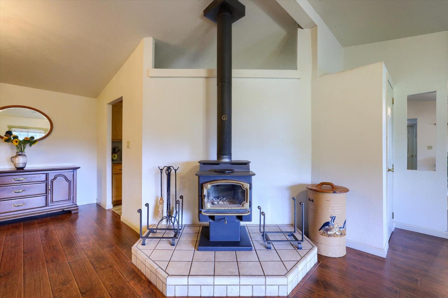Detail Gallery Image 8 of 65 For 18386 Piper Ln, Penn Valley,  CA 95946 - 3 Beds | 2 Baths