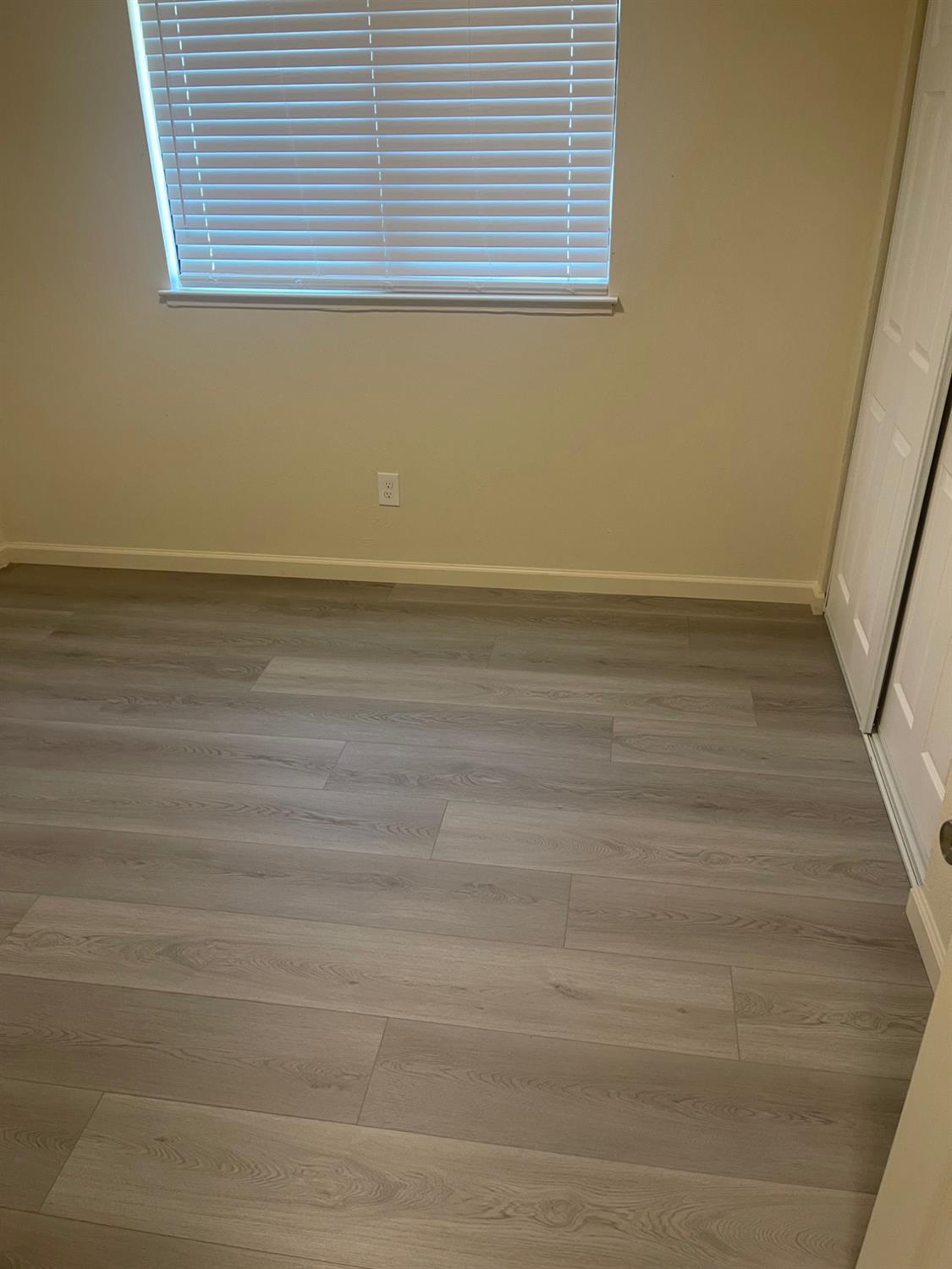 Detail Gallery Image 6 of 11 For 4566 Bomark Way, Sacramento,  CA 95842 - – Beds | – Baths