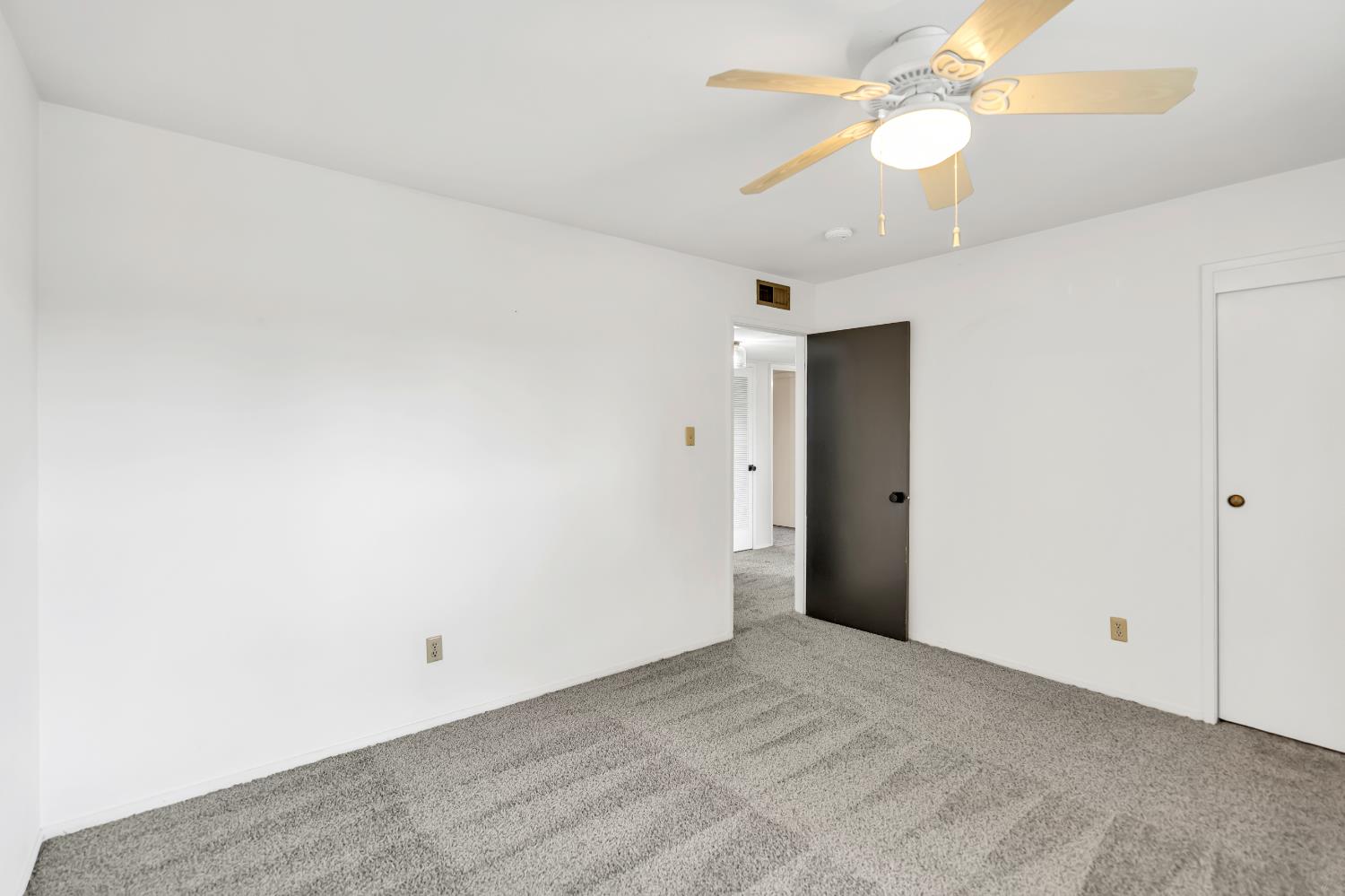 Detail Gallery Image 33 of 48 For 90 Parklite Cir, Sacramento,  CA 95831 - 4 Beds | 2/1 Baths