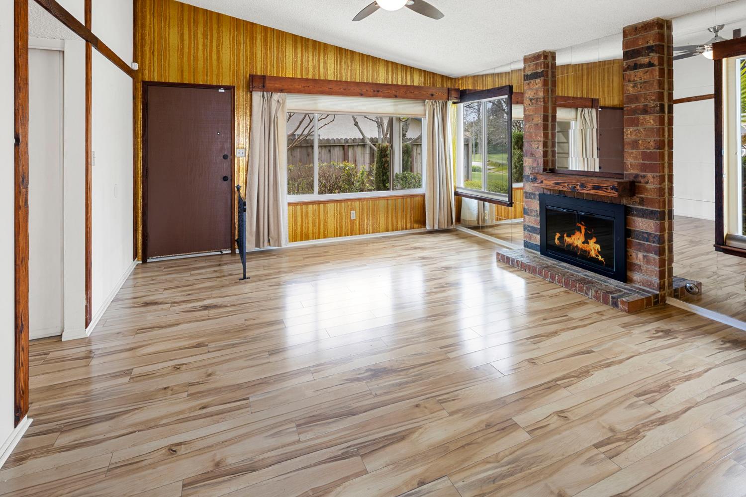 Detail Gallery Image 9 of 35 For 7044 Westchester Way, Citrus Heights,  CA 95621 - 4 Beds | 2 Baths