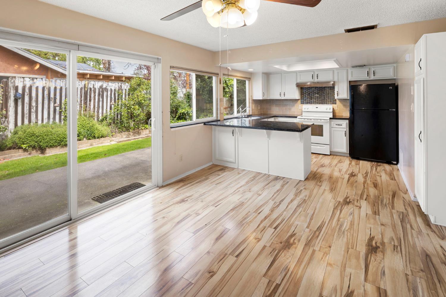 Detail Gallery Image 12 of 35 For 7044 Westchester Way, Citrus Heights,  CA 95621 - 4 Beds | 2 Baths
