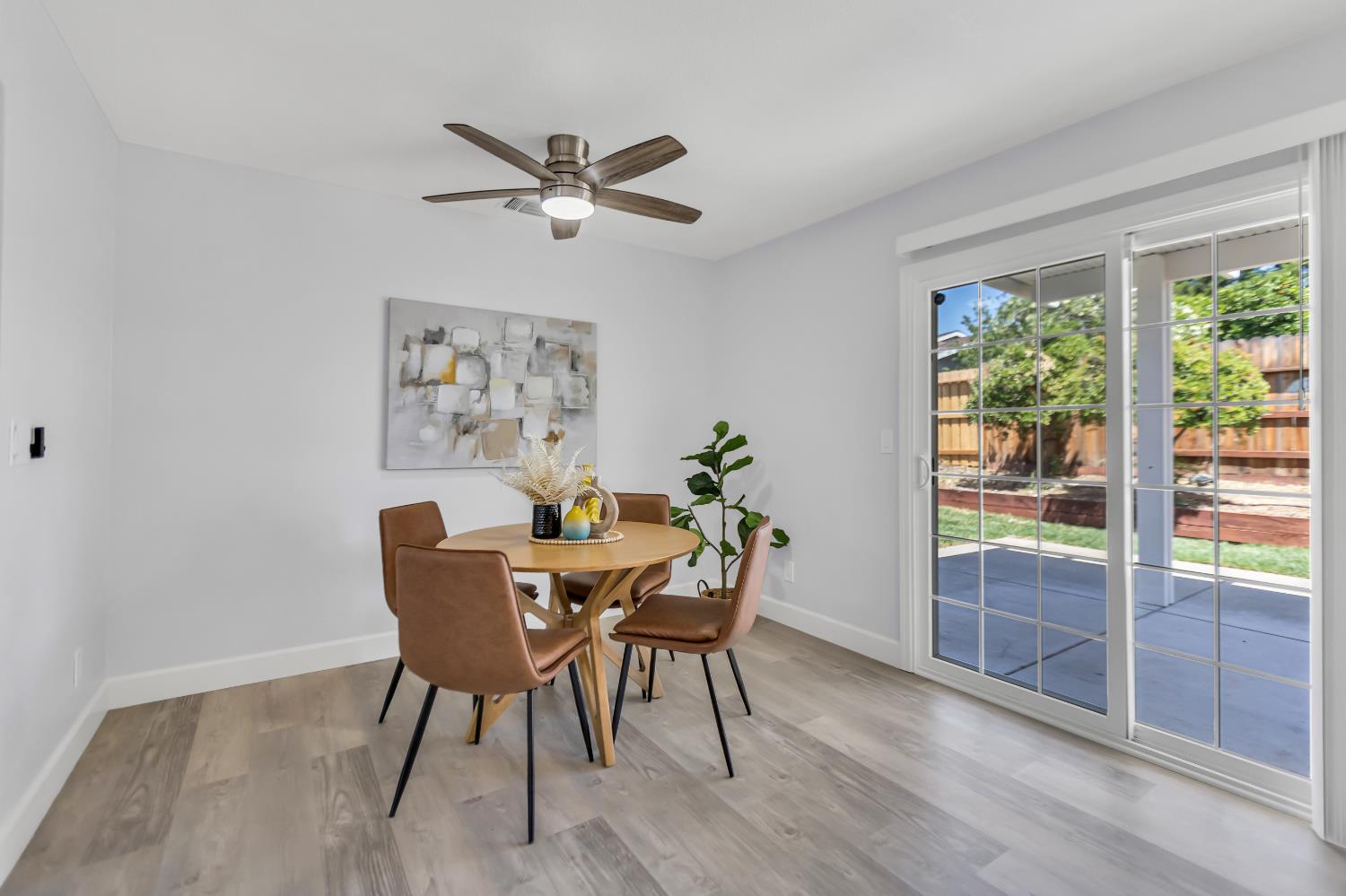 Detail Gallery Image 11 of 35 For 63 Milpitas Cir, Sacramento,  CA 95823 - 3 Beds | 1 Baths