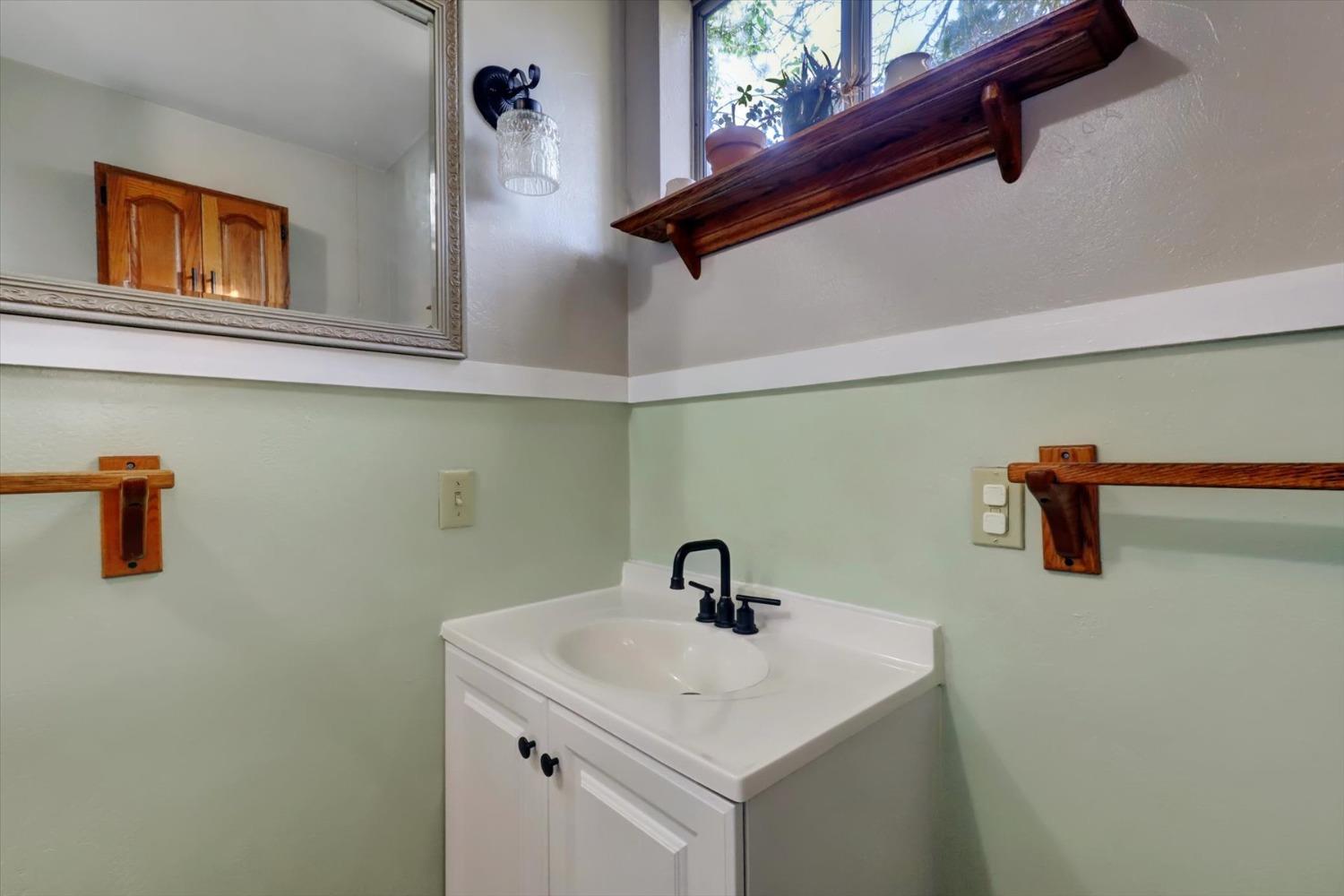Detail Gallery Image 25 of 61 For 230 June Dr, Grass Valley,  CA 95945 - 2 Beds | 2 Baths