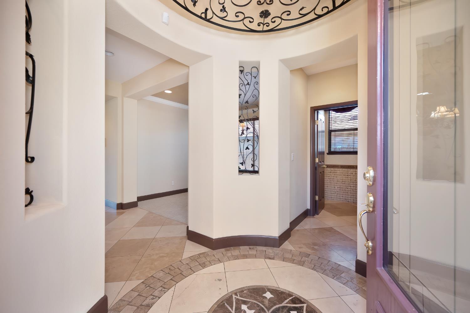 Detail Gallery Image 12 of 88 For 620 Castle Oaks Dr, Ione,  CA 95640 - 4 Beds | 2/1 Baths