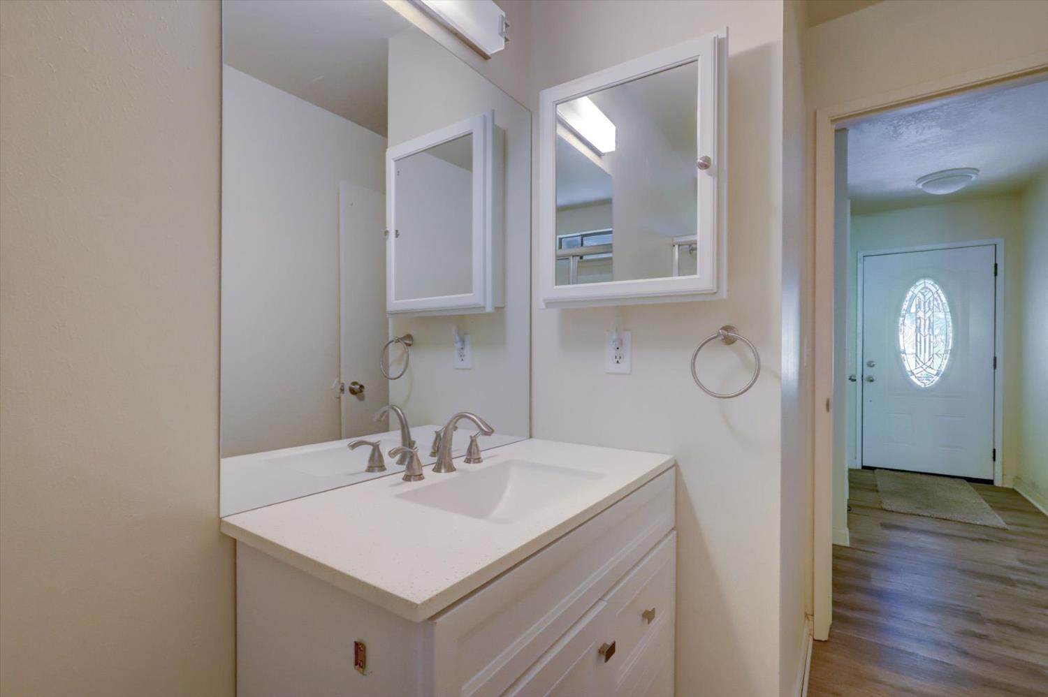 Detail Gallery Image 10 of 33 For 360 Rhode Island St, Grass Valley,  CA 95945 - 3 Beds | 2 Baths
