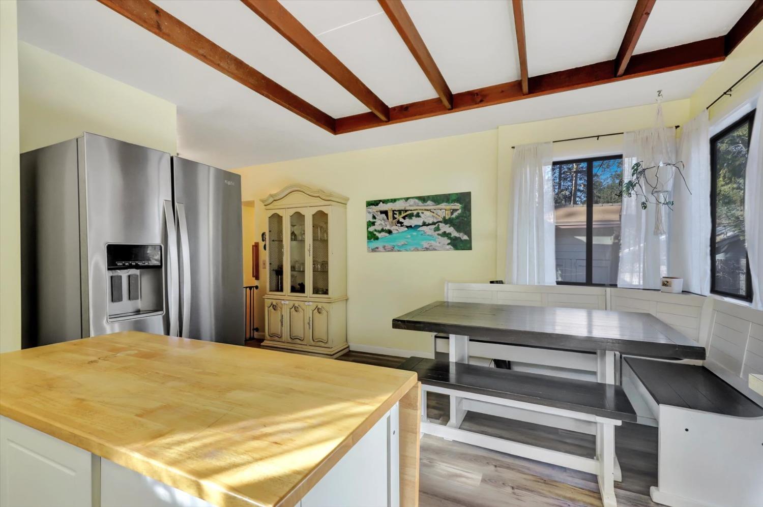 Detail Gallery Image 11 of 61 For 230 June Dr, Grass Valley,  CA 95945 - 2 Beds | 2 Baths