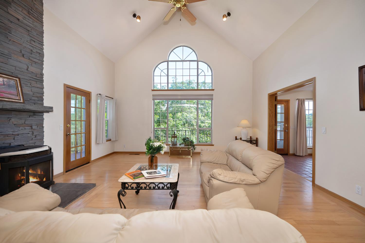 Detail Gallery Image 2 of 67 For 2818 Silvercrest St, Placerville,  CA 95667 - 3 Beds | 2/1 Baths