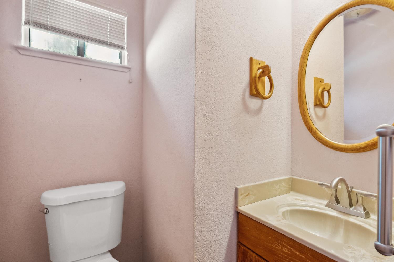 Detail Gallery Image 17 of 91 For 8518 Rolling Green Way, Fair Oaks,  CA 95628 - 4 Beds | 2/2 Baths