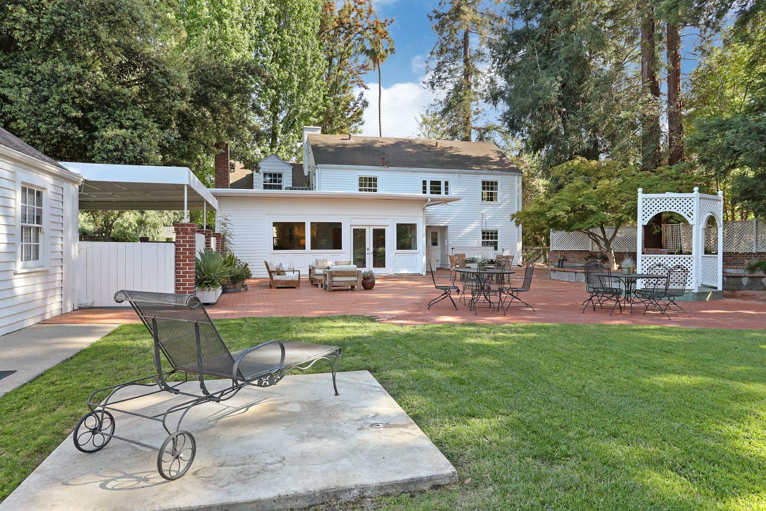 Detail Gallery Image 64 of 80 For 3651 Country Club Blvd, Stockton,  CA 95204 - 6 Beds | 3 Baths