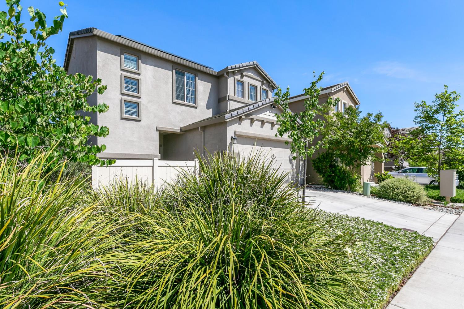Detail Gallery Image 2 of 41 For 7946 Little Plum Way, Antelope,  CA 95843 - 4 Beds | 2/1 Baths