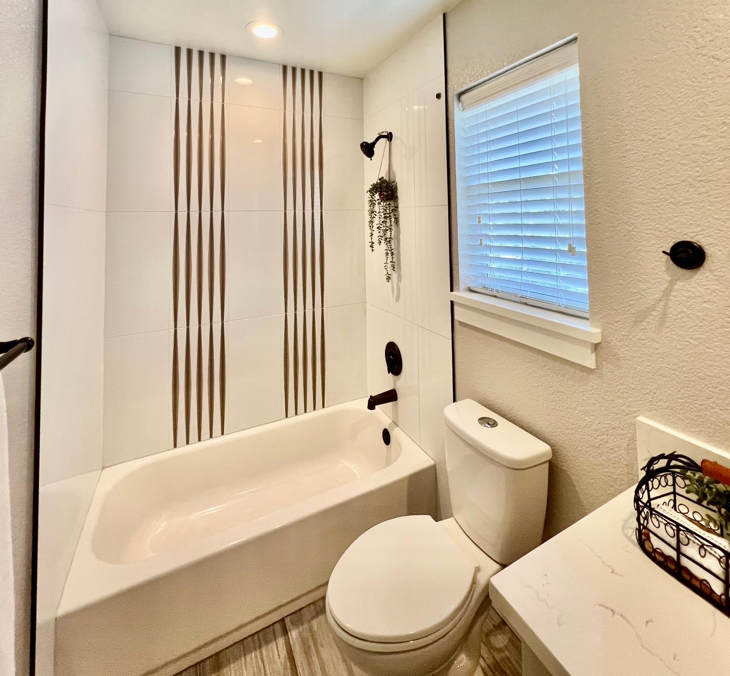 Detail Gallery Image 42 of 48 For 3842 Hunters Glen Pl, Antelope,  CA 95843 - 4 Beds | 3 Baths