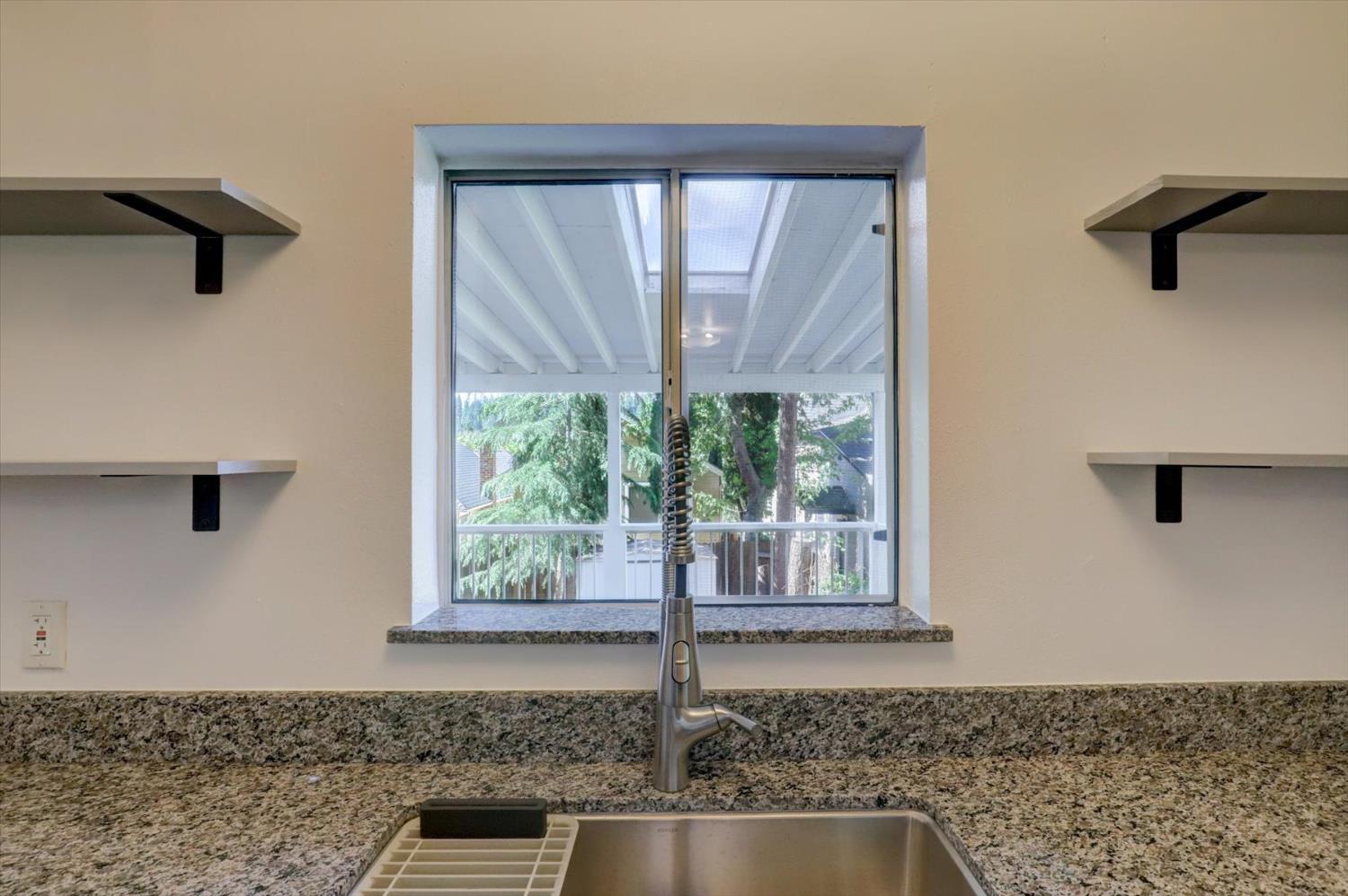 Detail Gallery Image 8 of 62 For 347 E Maryland Dr, Grass Valley,  CA 95945 - 2 Beds | 2 Baths
