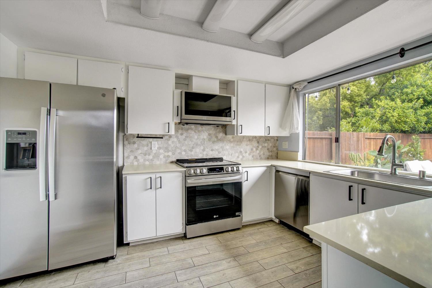 Detail Gallery Image 13 of 31 For 3401 Nut Plains Dr, Sacramento,  CA 95827 - 4 Beds | 2 Baths