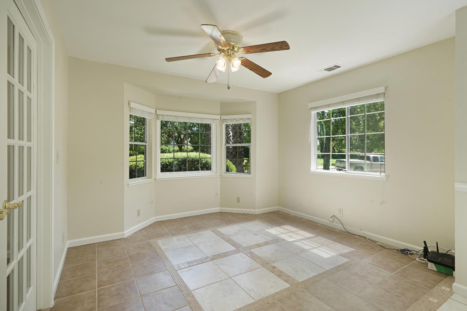 Detail Gallery Image 13 of 61 For 6001 Laguna Villa Way, Elk Grove,  CA 95758 - 3 Beds | 2 Baths