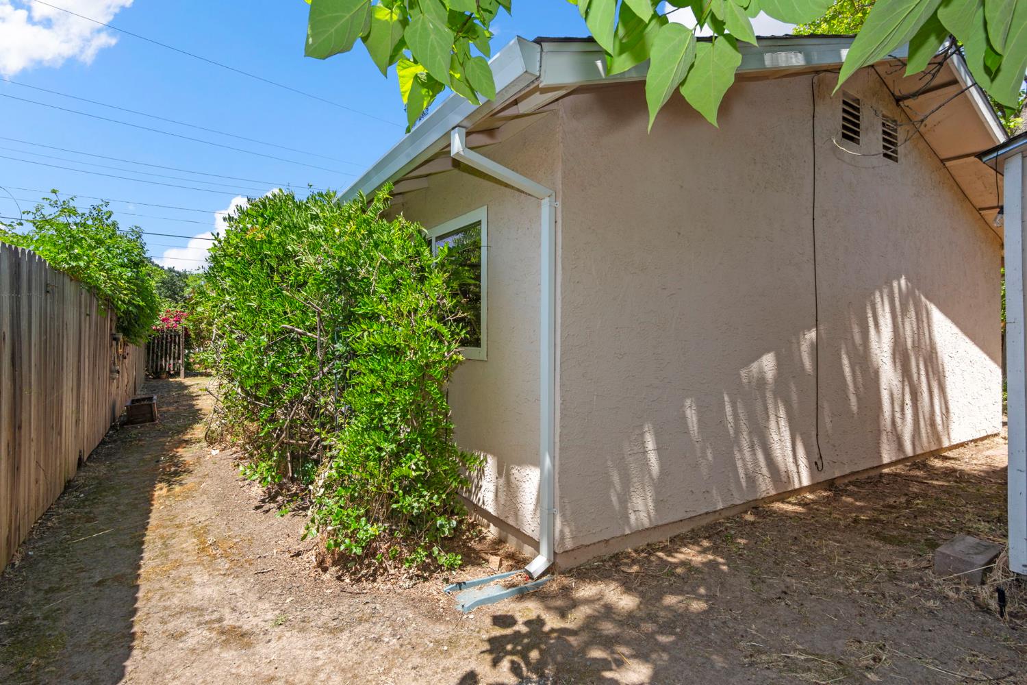 Detail Gallery Image 31 of 34 For 3170 Callecita St, Sacramento,  CA 95815 - 3 Beds | 2 Baths