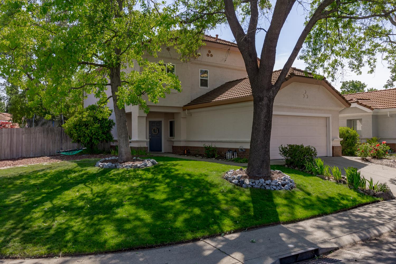 Detail Gallery Image 2 of 37 For 3010 Acton Way, Roseville,  CA 95747 - 4 Beds | 3 Baths