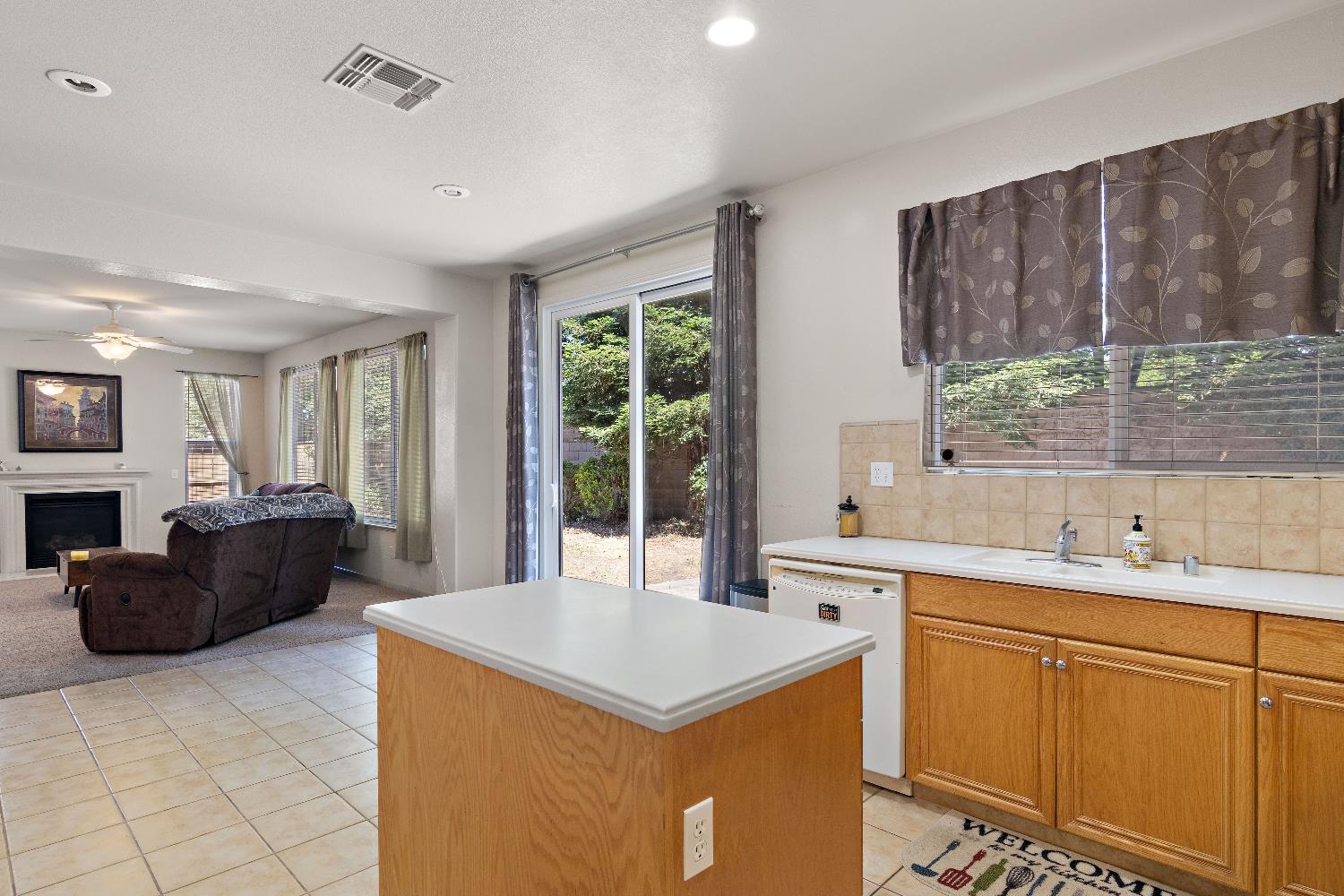 Detail Gallery Image 9 of 33 For 2316 Mendocino Dr, Oakdale,  CA 95361 - 4 Beds | 2/1 Baths
