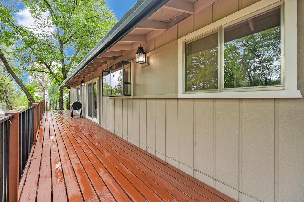 Detail Gallery Image 13 of 90 For 25375 Pineview Dr, Colfax,  CA 95713 - 3 Beds | 2 Baths