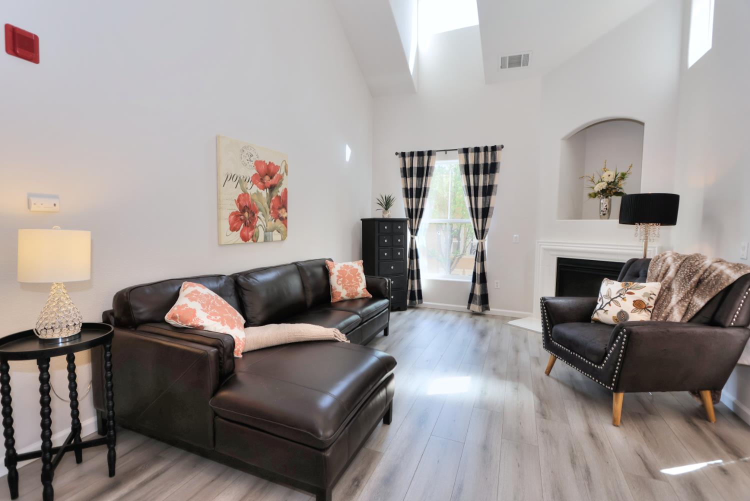 Photo #2: 225039412 Listing 