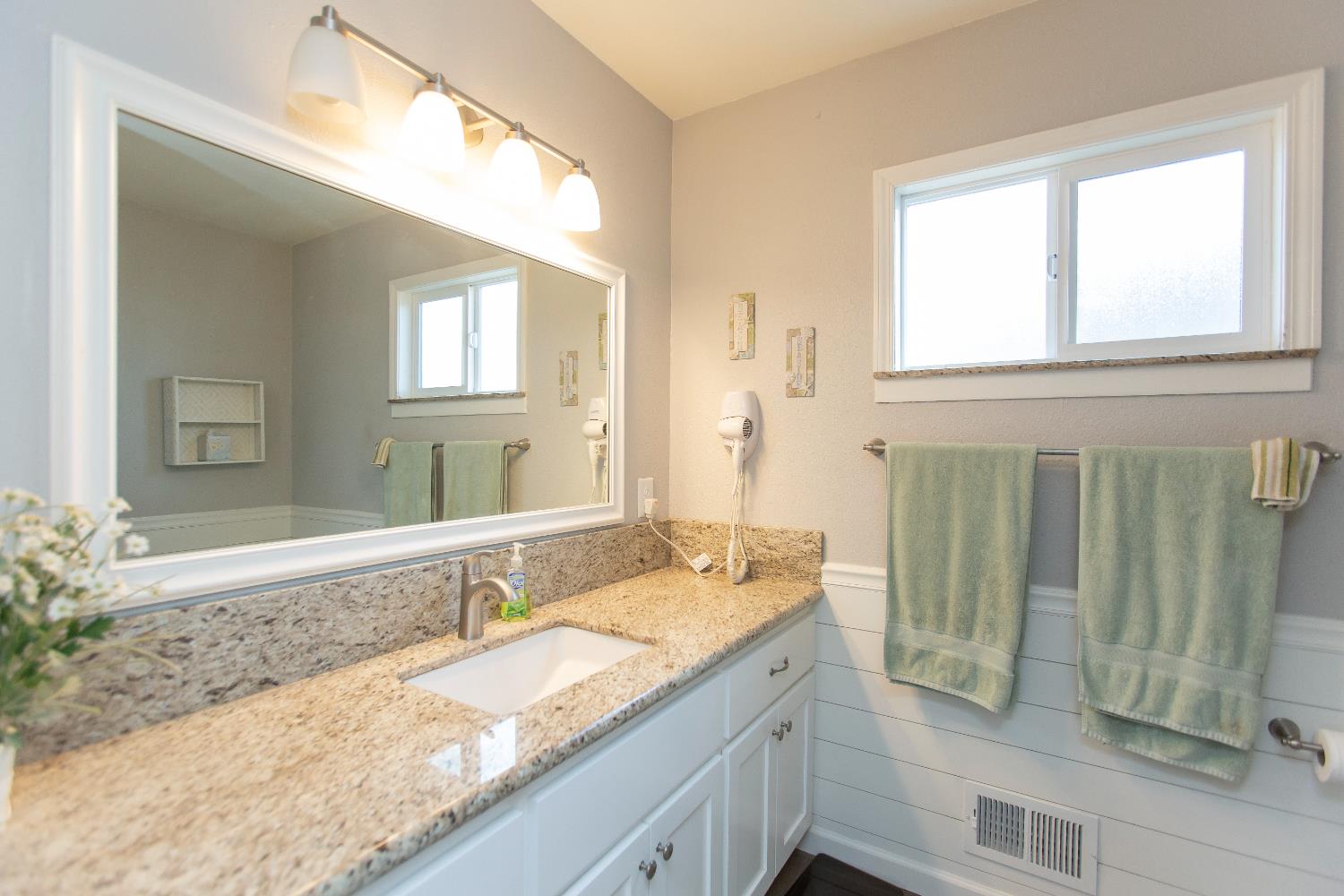 Detail Gallery Image 17 of 27 For 1860 Loyola Way, Turlock,  CA 95382 - 3 Beds | 2 Baths