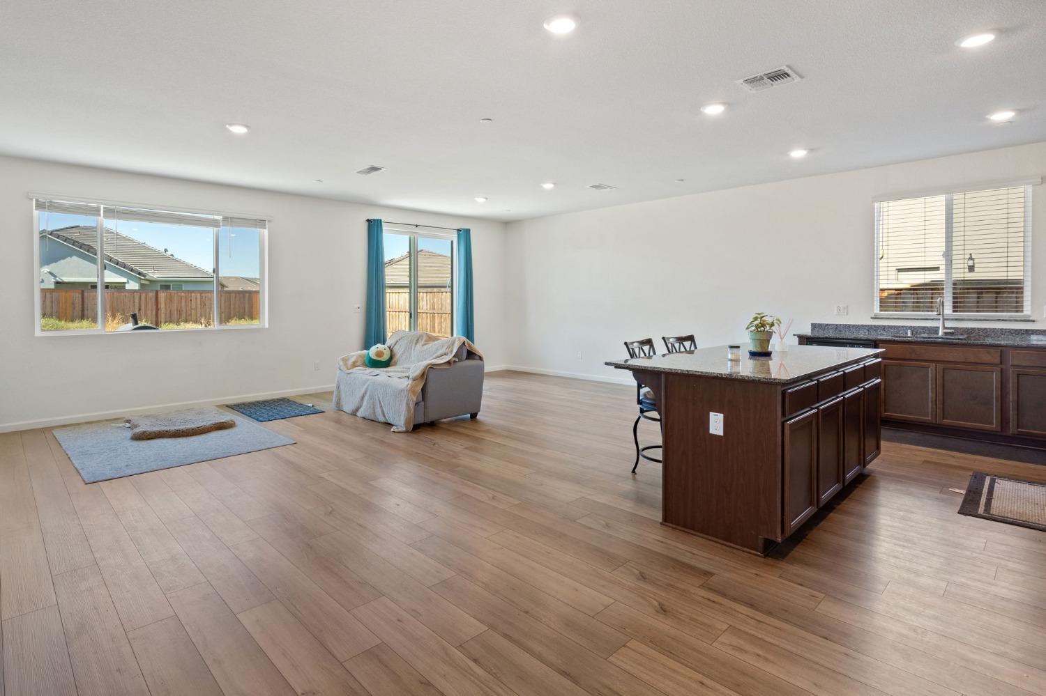 Detail Gallery Image 7 of 26 For 1822 Chelsea Ct, Plumas Lake,  CA 95961 - 3 Beds | 2 Baths