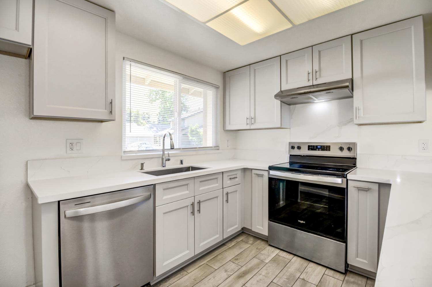Detail Gallery Image 16 of 48 For 2301 Walnut Grove Way, Rancho Cordova,  CA 95670 - 3 Beds | 2 Baths