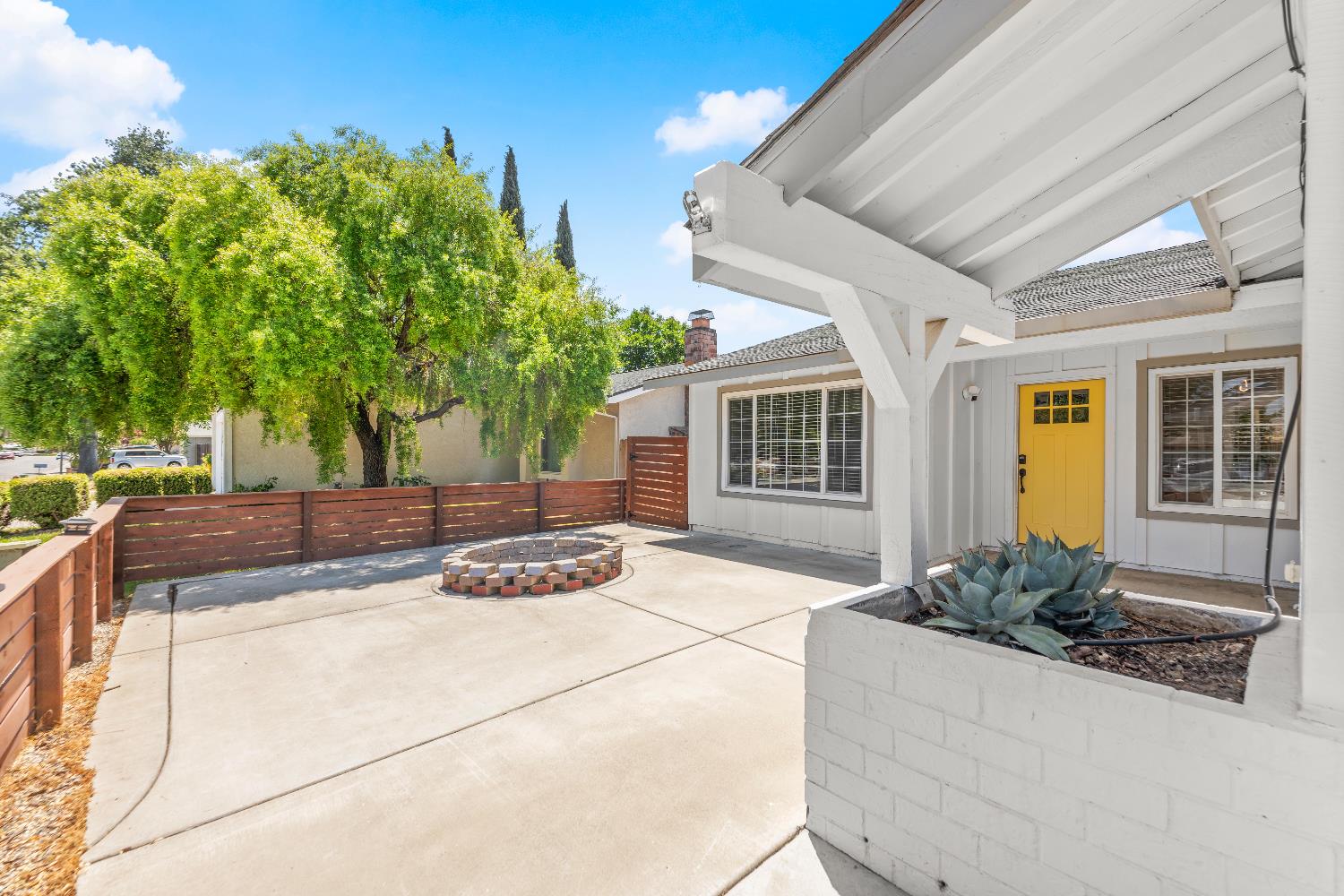 Detail Gallery Image 6 of 66 For 2915 Baronet Way, Sacramento,  CA 95833 - 4 Beds | 2 Baths