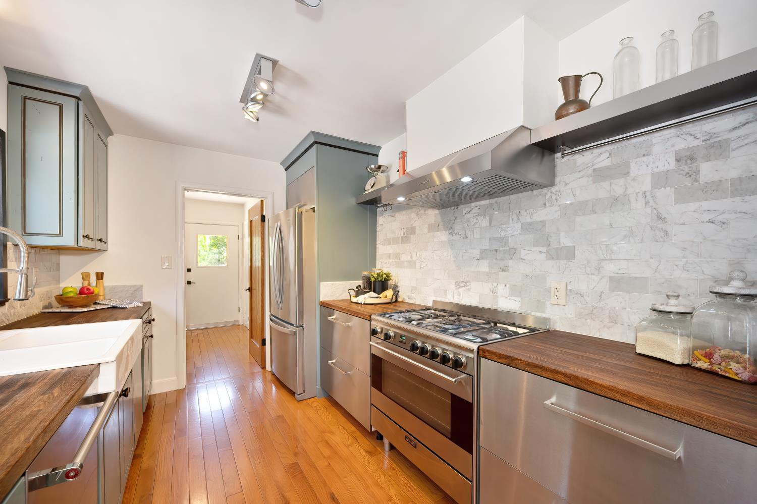 Detail Gallery Image 31 of 64 For 5428 Fair Oaks Blvd, Carmichael,  CA 95608 - 4 Beds | 2 Baths