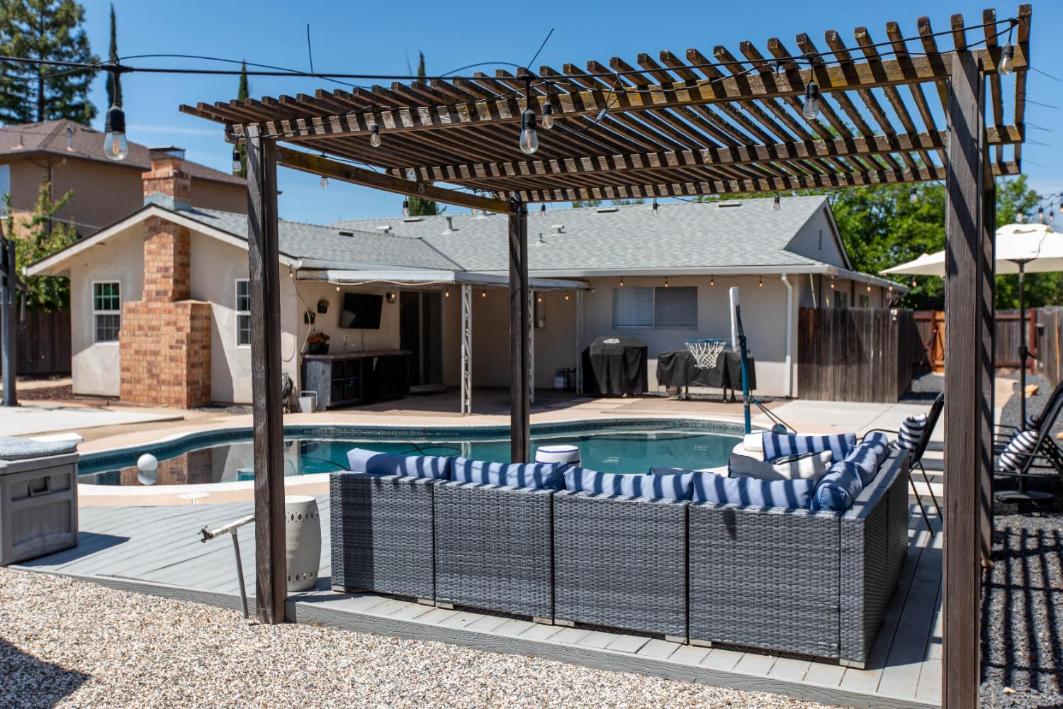 Detail Gallery Image 34 of 44 For 8940 Leatham Ave, Fair Oaks,  CA 95628 - 4 Beds | 2 Baths