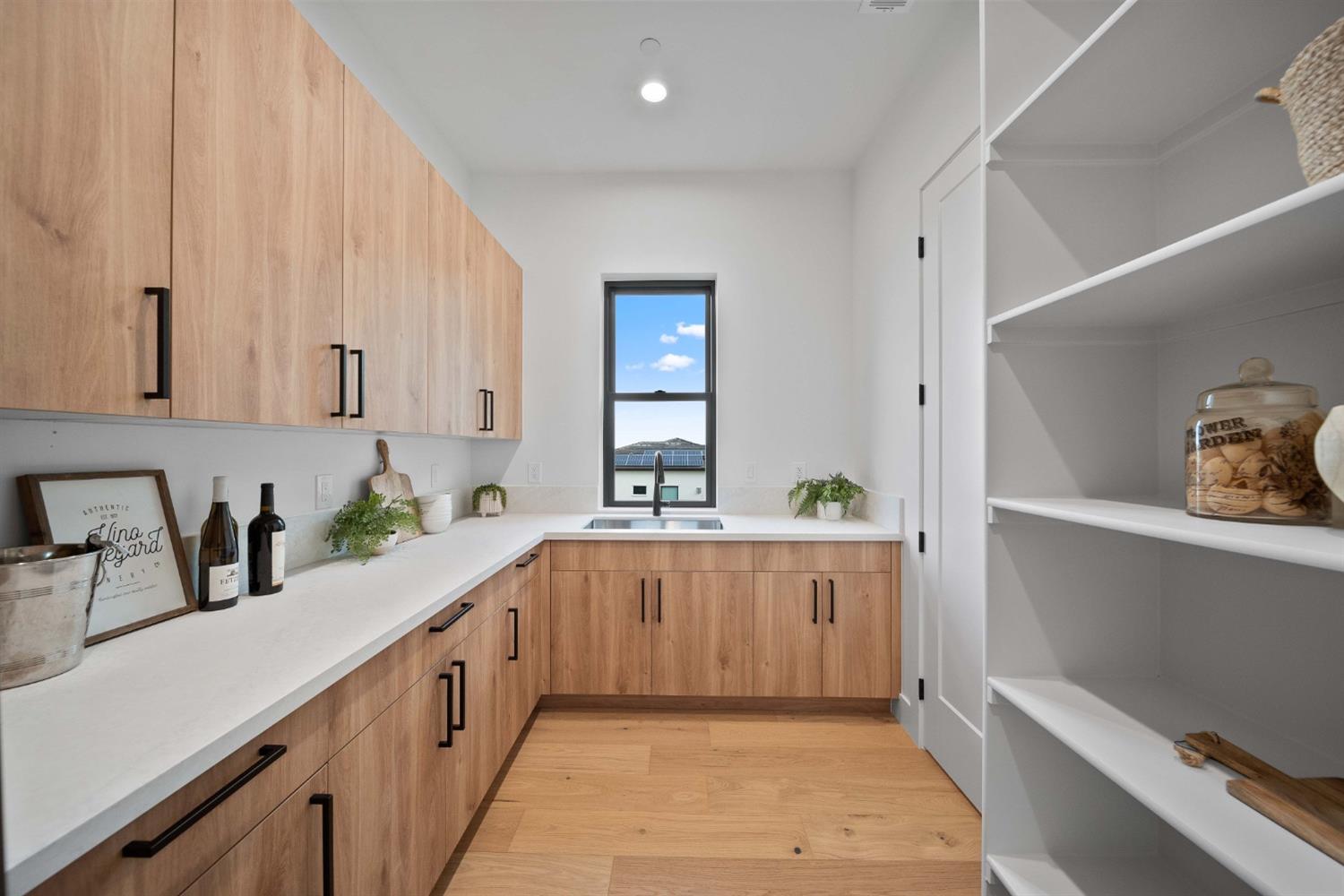 Detail Gallery Image 30 of 47 For 714 Sundahl Dr, Folsom,  CA 95630 - 5 Beds | 3/1 Baths