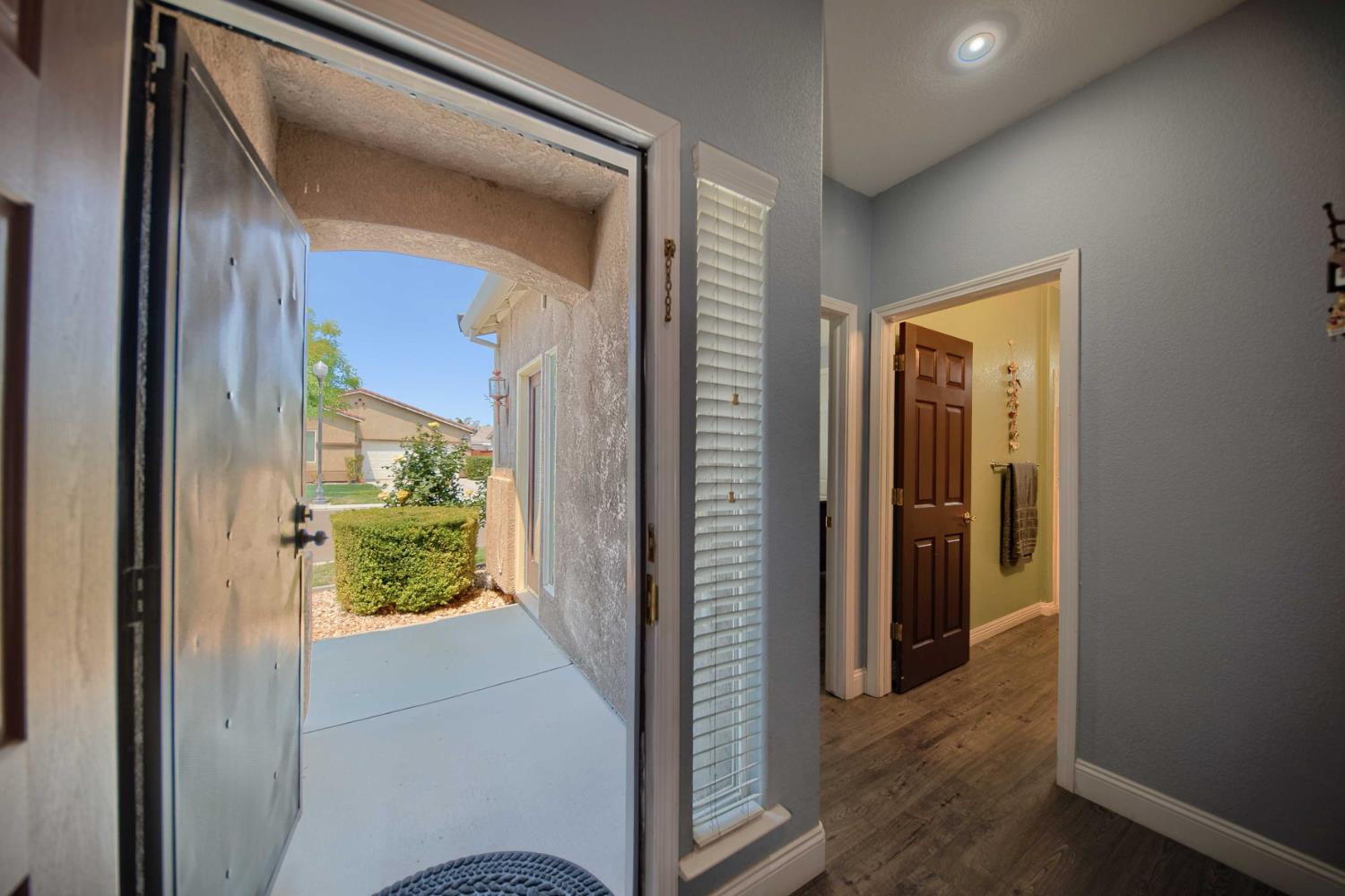 Detail Gallery Image 5 of 98 For 2994 La Vina Cir, Los Banos,  CA 93635 - 3 Beds | 2 Baths