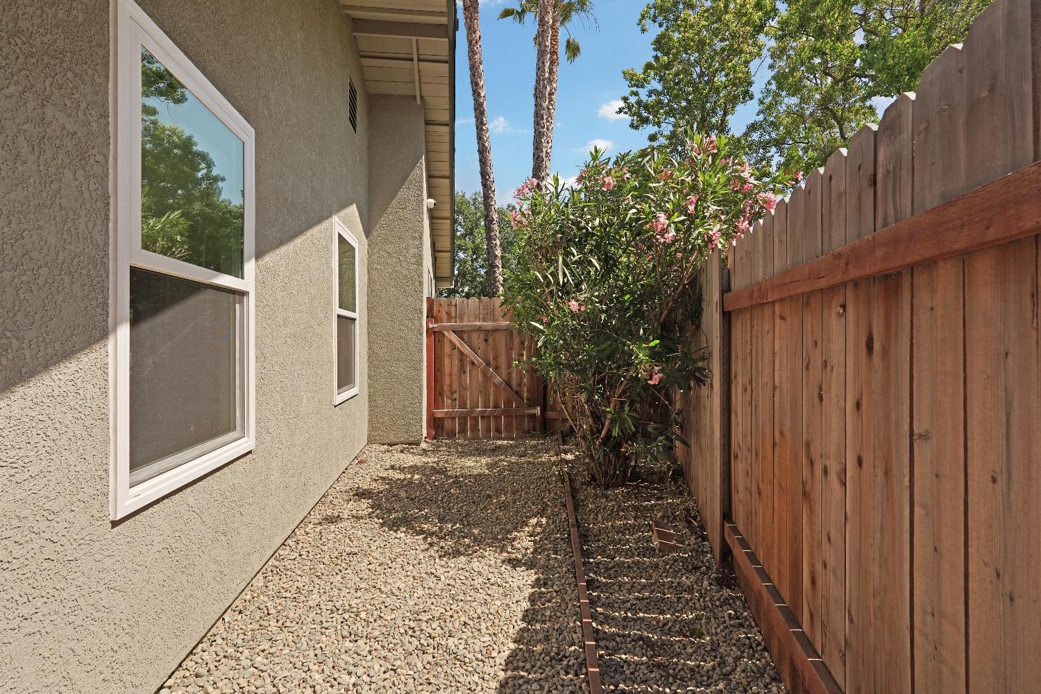 Detail Gallery Image 41 of 61 For 6001 Laguna Villa Way, Elk Grove,  CA 95758 - 3 Beds | 2 Baths