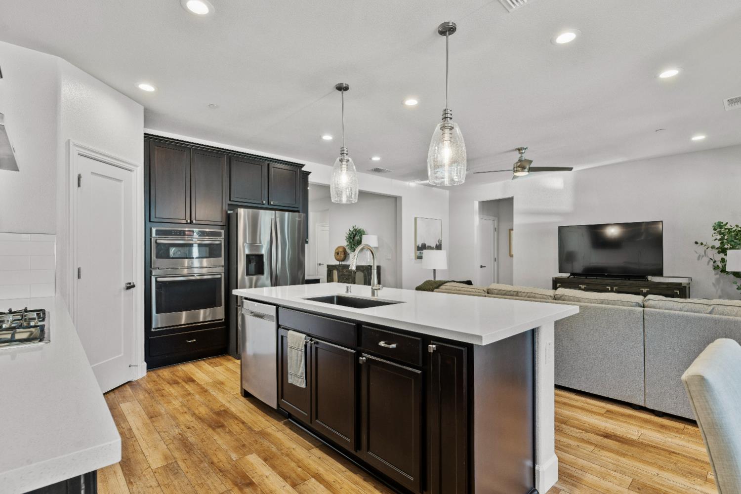 Detail Gallery Image 18 of 50 For 417 Chagall Ln, Stockton,  CA 95209 - 3 Beds | 2/1 Baths