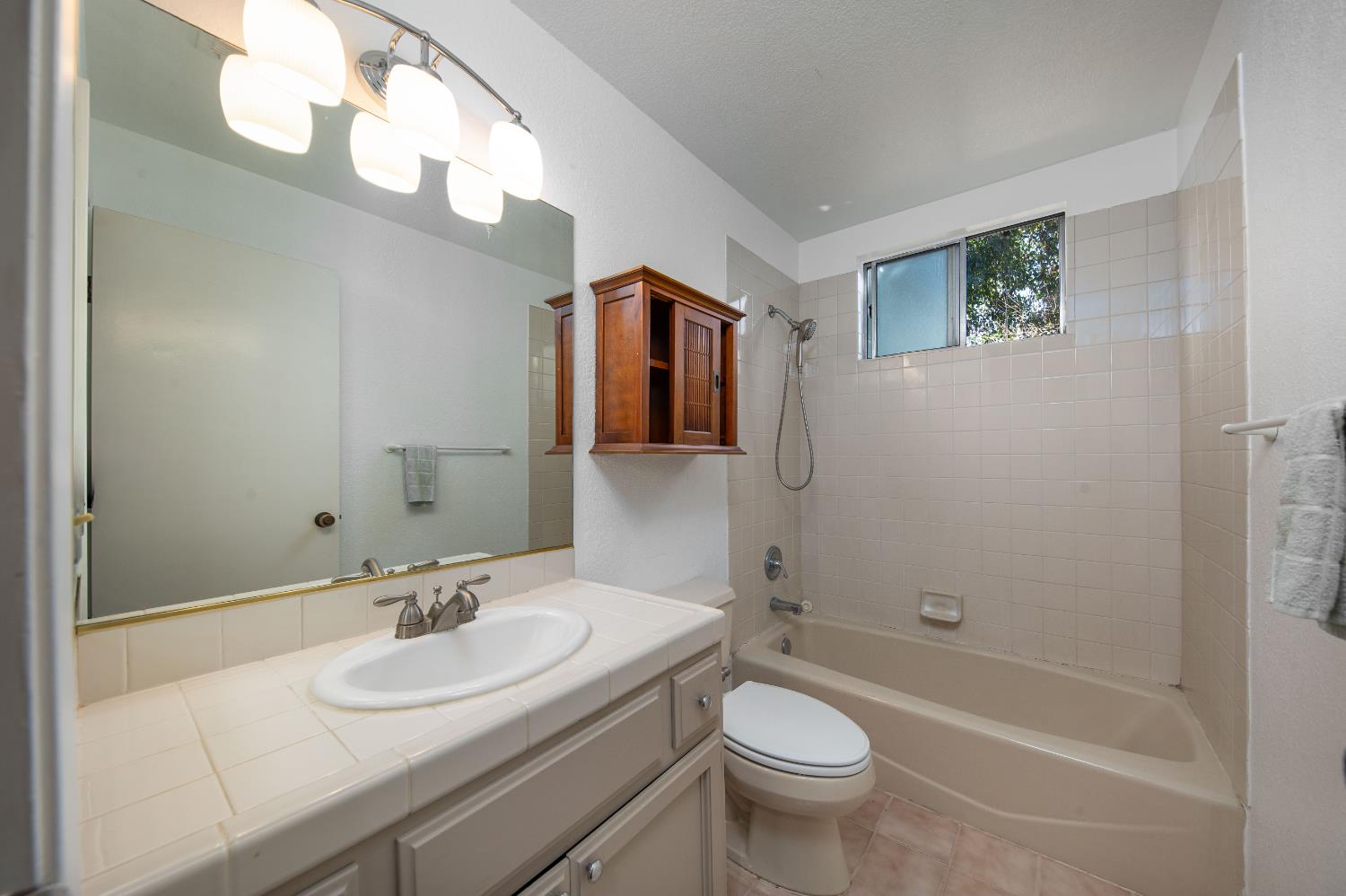 Detail Gallery Image 30 of 56 For 9412 Bonanza Dr, Stockton,  CA 95209 - 3 Beds | 2/1 Baths