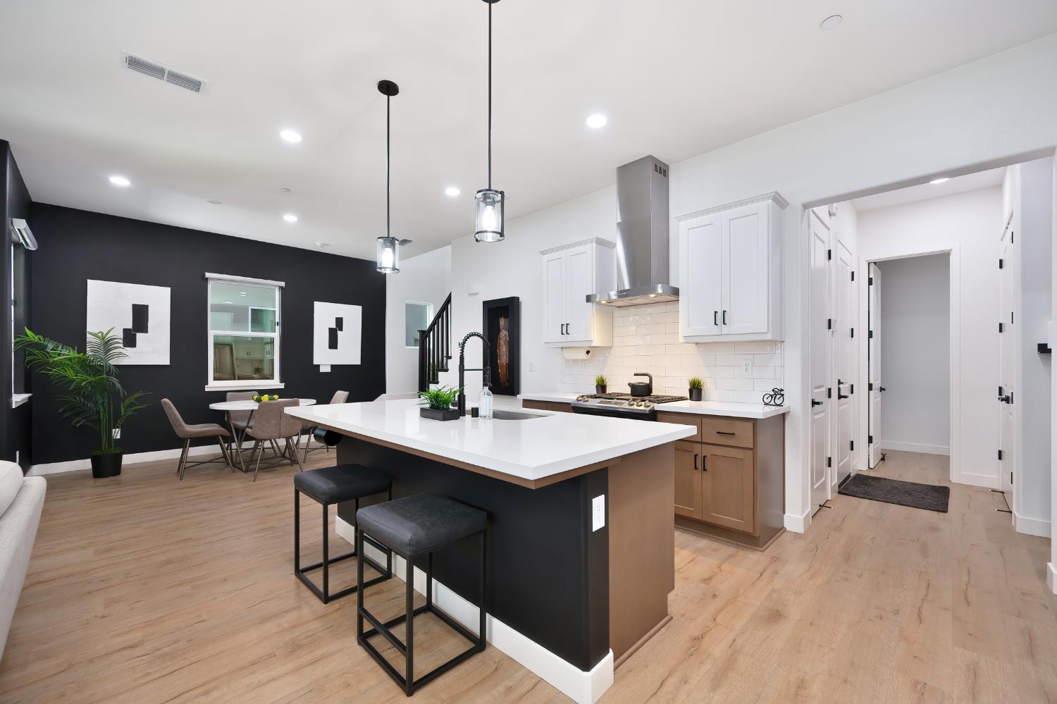 Detail Gallery Image 20 of 53 For 2372 Bastogne, Sacramento,  CA 95818 - 3 Beds | 2/1 Baths