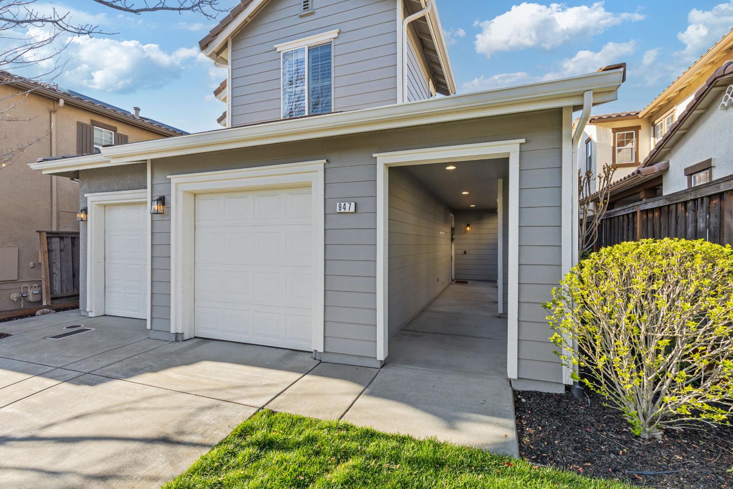 Detail Gallery Image 4 of 36 For 947 Campfire Cir, Rocklin,  CA 95765 - 3 Beds | 2/1 Baths