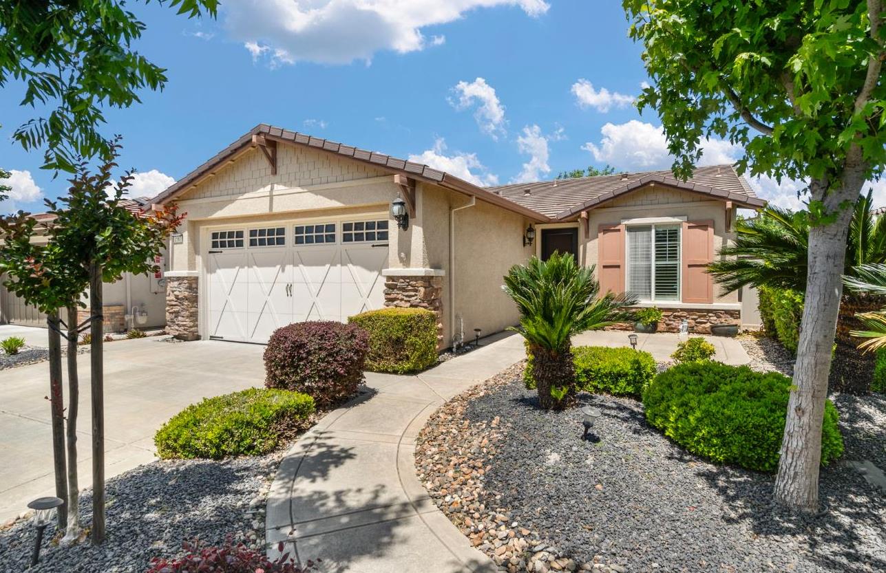 Detail Gallery Image 1 of 59 For 1587 Maple Valley St, Manteca,  CA 95336 - 2 Beds | 2 Baths