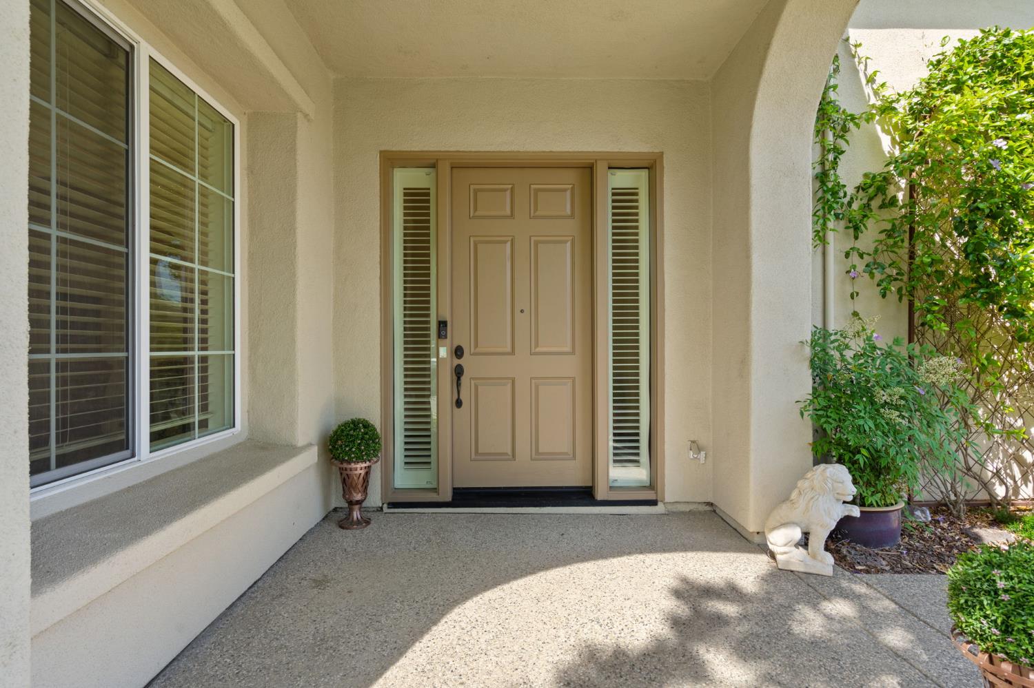 Detail Gallery Image 4 of 41 For 2832 Rockaway Ln, Sacramento,  CA 95835 - 2 Beds | 2 Baths