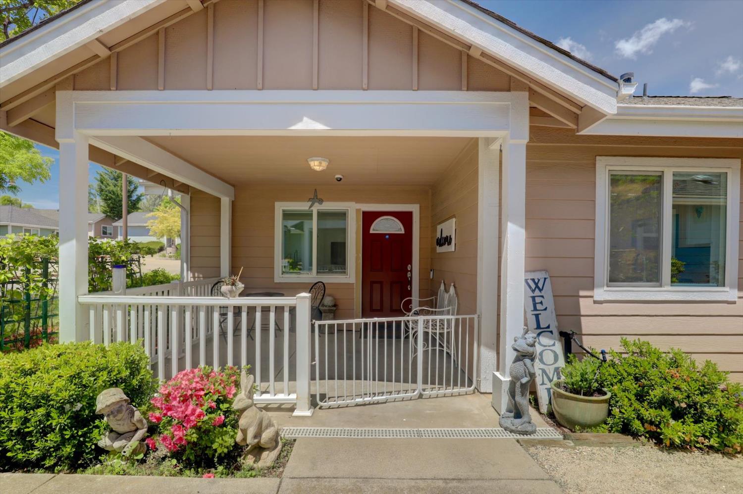 Detail Gallery Image 1 of 95 For 127 Highlands Ct, Grass Valley,  CA 95945 - 2 Beds | 2 Baths