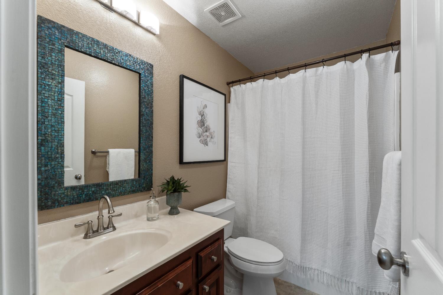 Detail Gallery Image 26 of 44 For 1014 Thompson Cir, Folsom,  CA 95630 - 4 Beds | 2 Baths