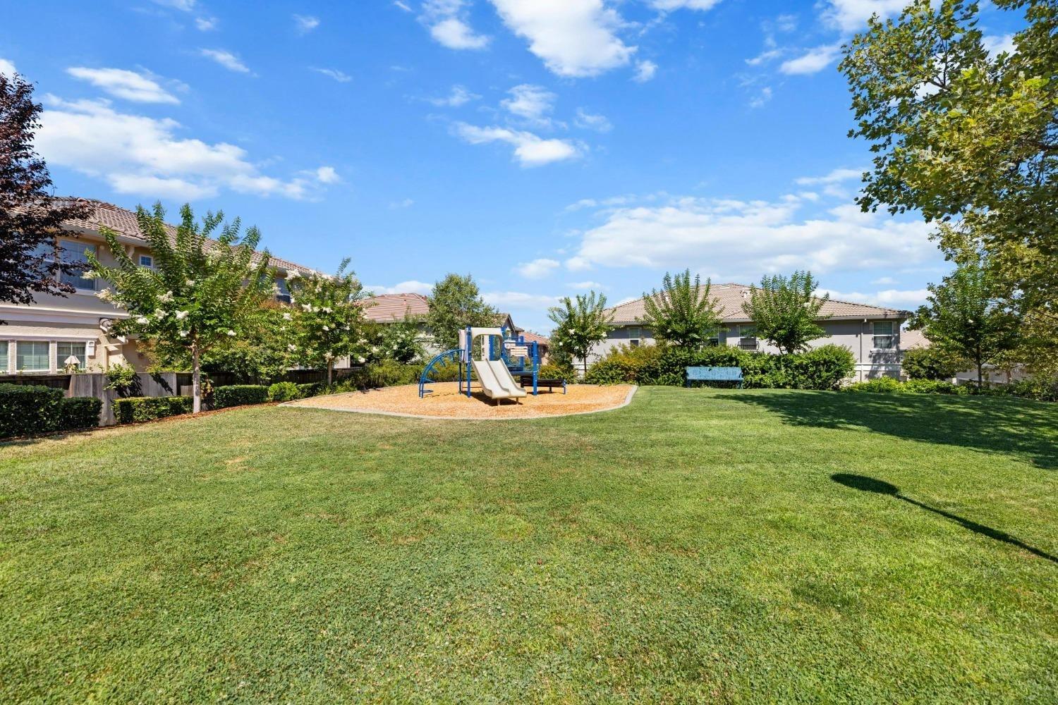 Photo #3: 225063611 Listing 