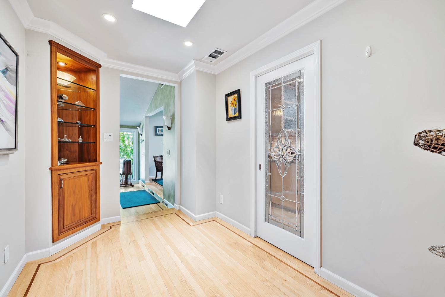 Detail Gallery Image 22 of 37 For 1625 Gary Way, Carmichael,  CA 95608 - 3 Beds | 2/1 Baths