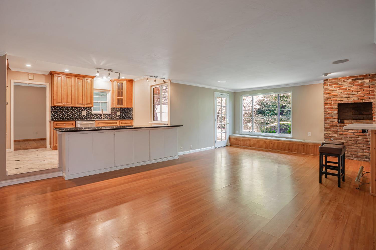 Detail Gallery Image 11 of 42 For 3005 La via Way, Sacramento,  CA 95825 - 4 Beds | 2 Baths