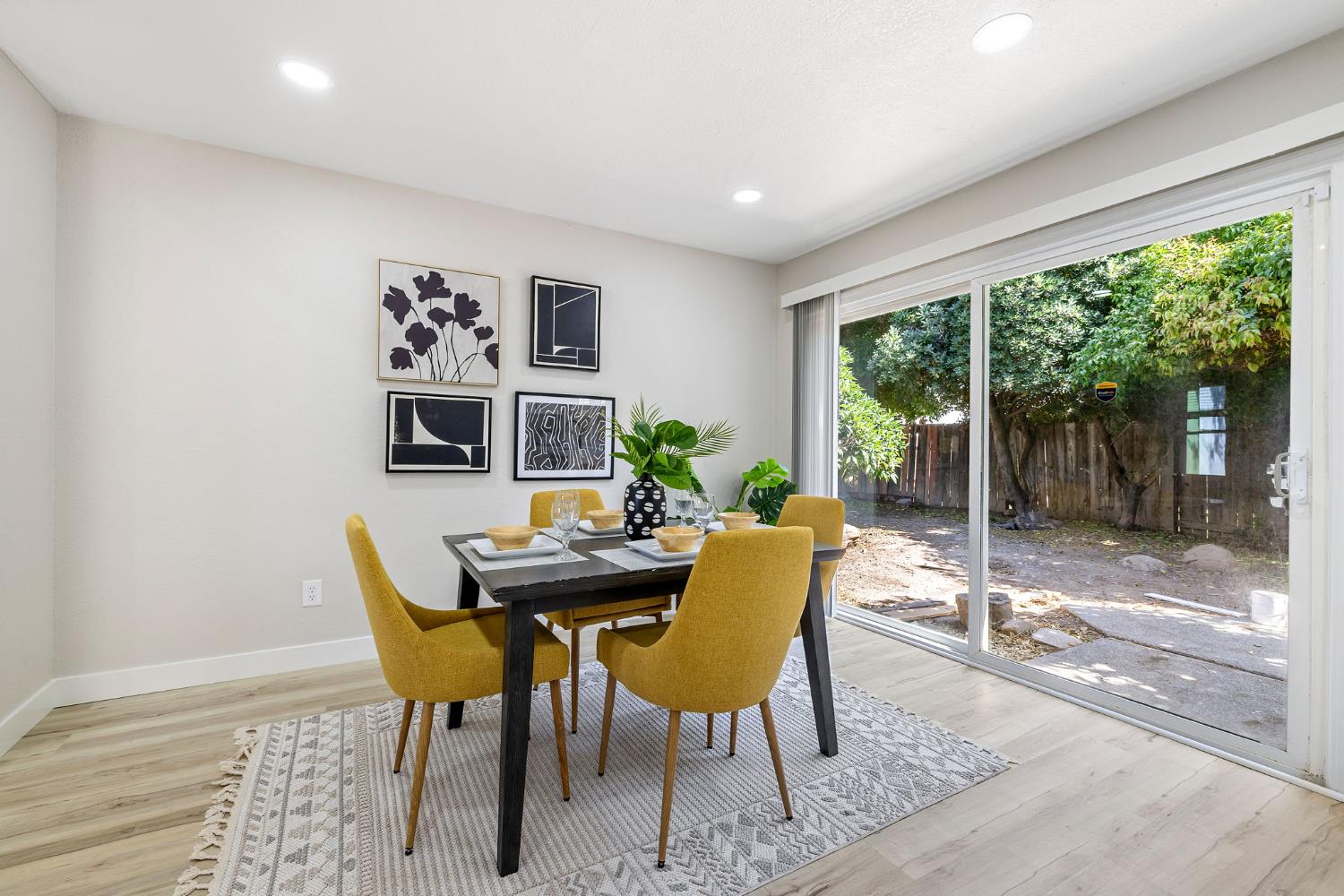 Detail Gallery Image 18 of 43 For 1240 Chuckwagon Dr, Sacramento,  CA 95834 - 3 Beds | 2 Baths