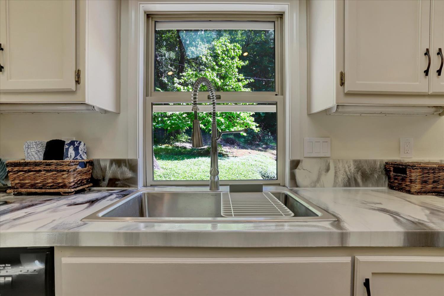 Detail Gallery Image 13 of 88 For 12756 Lonesome Dove Trl, Nevada City,  CA 95959 - 3 Beds | 2 Baths